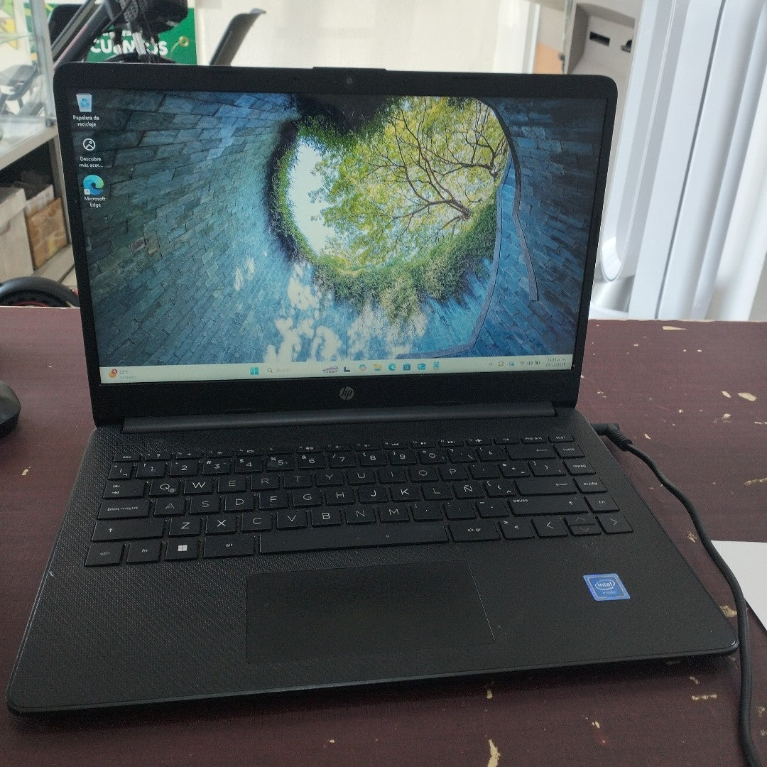 LAPTOP HP 14-DQ0500LA (2022) 128 GB SSD 4 GB RAM (SEMINUEVO)