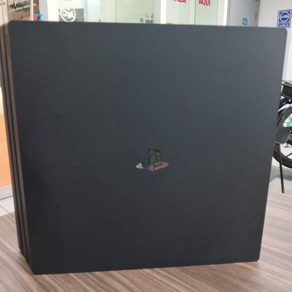 CONSOLA DE VIDEOJUEGO SONY PS4 PRO 1 TB (SEMINUEVO)