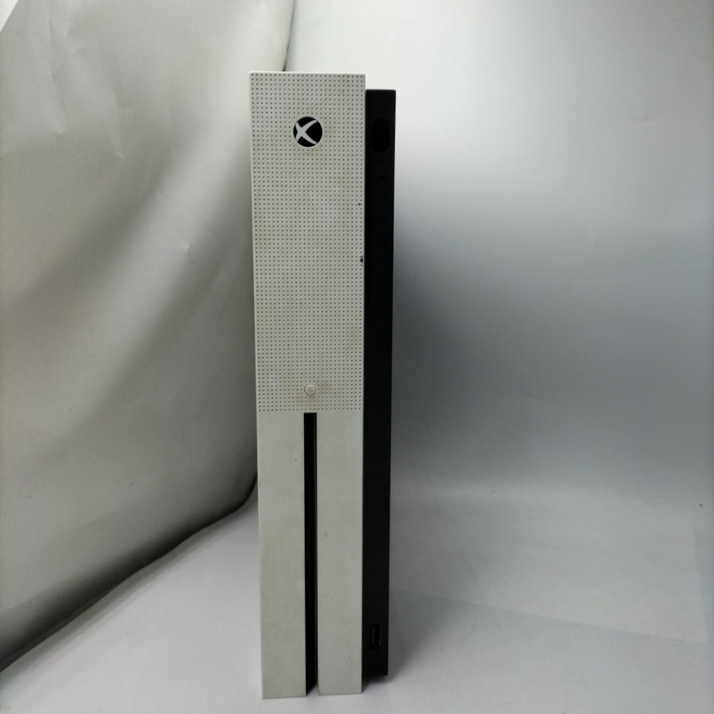 CONSOLA DE VIDEOJUEGO MICROSOFT XBOX ONE S 1 TB (SEMINUEVO)