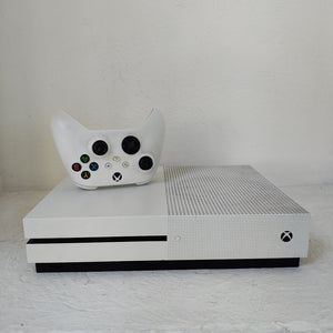 CONSOLA DE VIDEOJUEGO MICROSOFT XBOX ONE S 1 TB (SEMINUEVO)