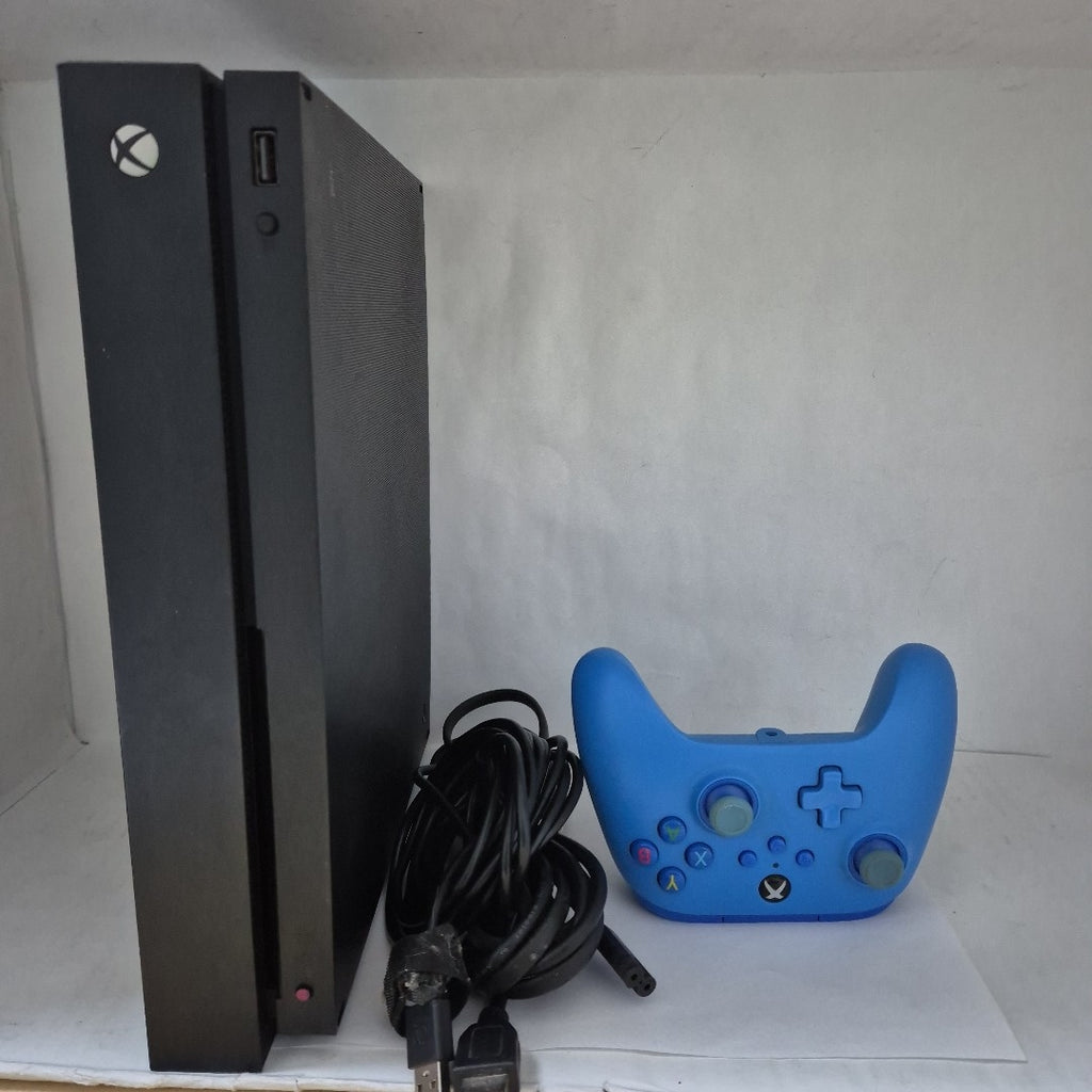 CONSOLA DE VIDEOJUEGO MICROSOFT XBOX ONE X 1 TB (SEMINUEVO)