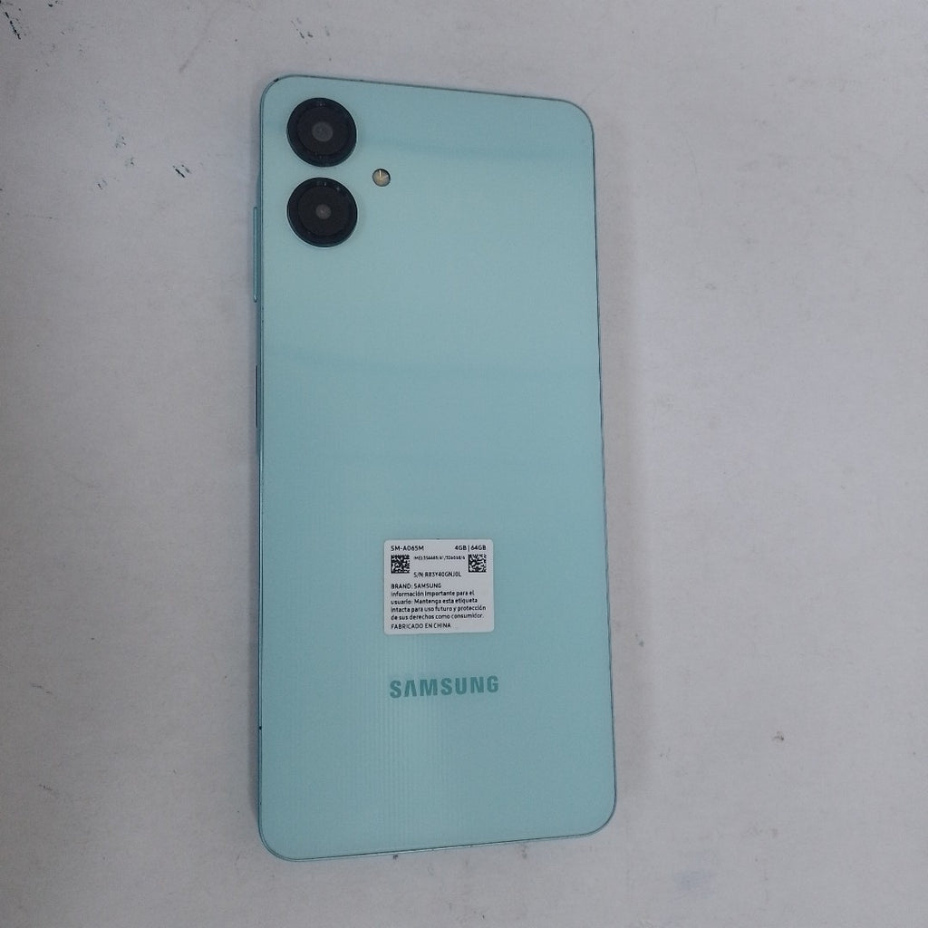 CELULAR SAMSUNG GALAXY A06 SM-A065M (2024) 64 GB 4 GB RAM (SEMINUEVO)