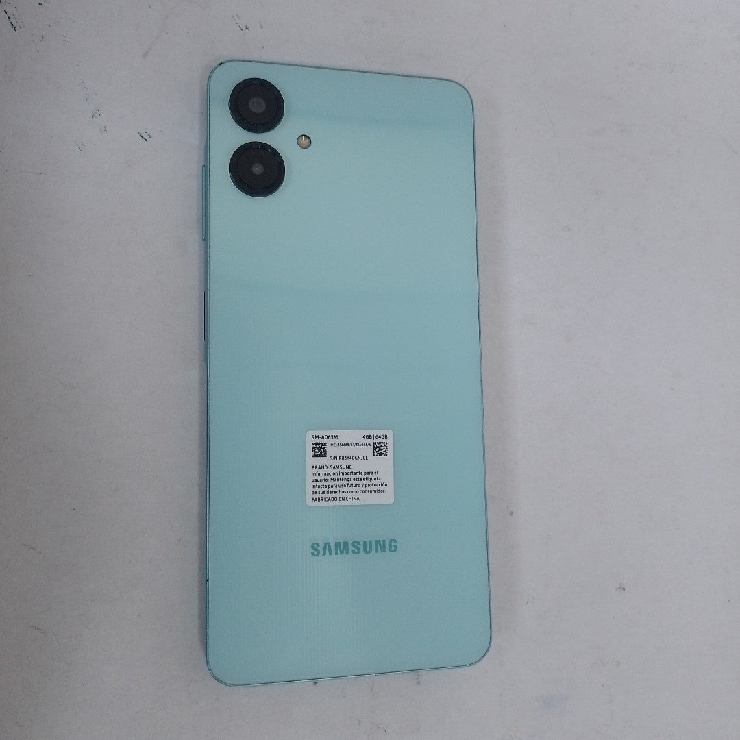 CELULAR SAMSUNG GALAXY A06 SM-A065M (2024) 64 GB 4 GB RAM (SEMINUEVO)