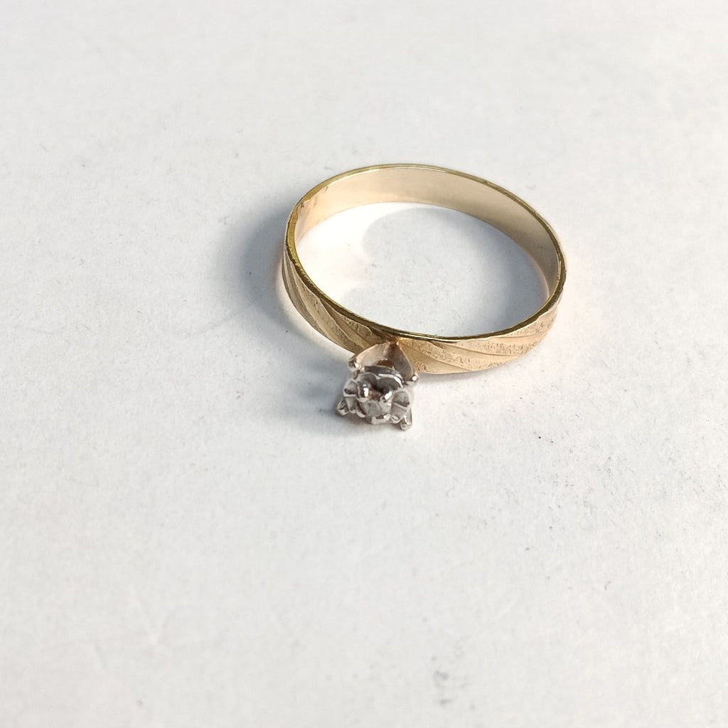 ANILLITO, SOLITARIO. ORO. 14 K 1.4 GRMS (SEMINUEVO)