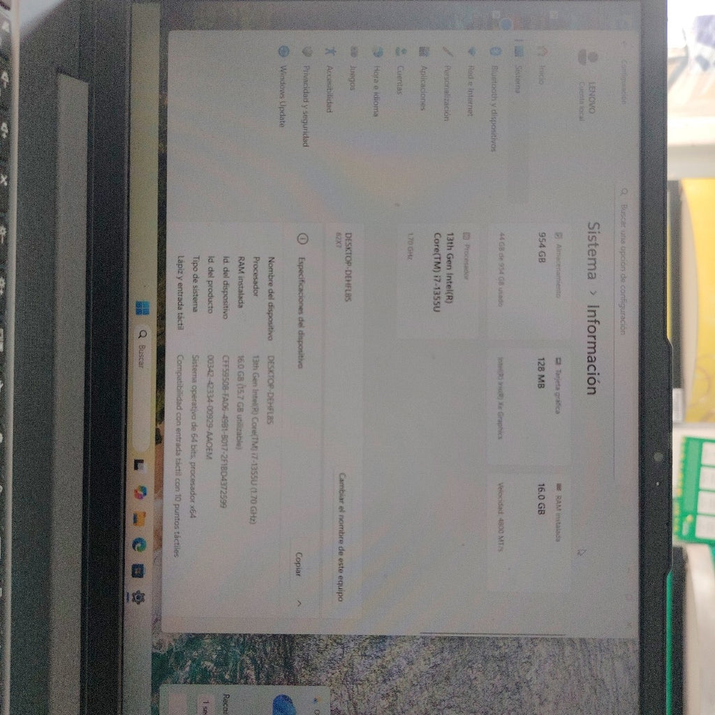 LAPTOP LENOVO IDEAPAD SLIM 3 15IRU8 (2023) 1 TB SSD 16 GB RAM (SEMINUEVO)