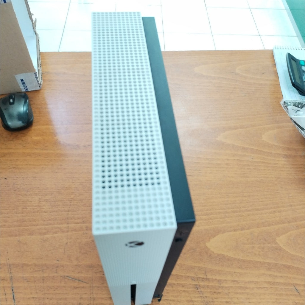 CONSOLA DE VIDEOJUEGO MICROSOFT XBOX ONE S 500 GB  (SEMINUEVO)