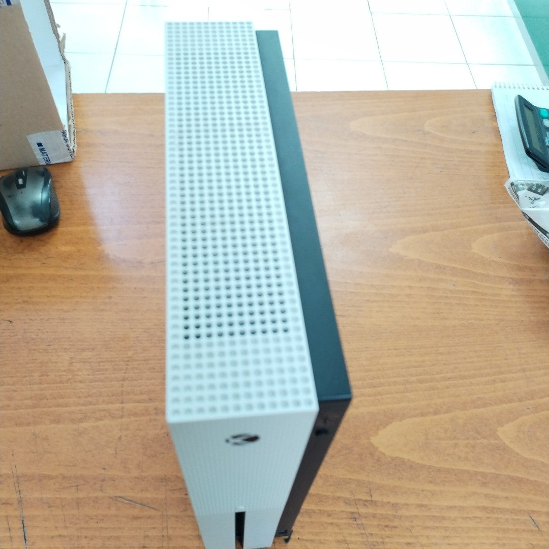 CONSOLA DE VIDEOJUEGO MICROSOFT XBOX ONE S 500 GB  (SEMINUEVO)