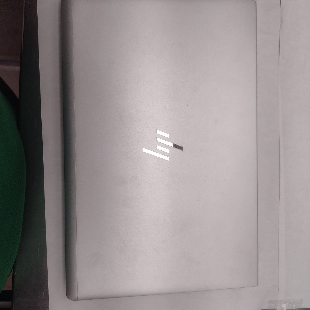 LAPTOP HP ELITEBOOK 640 G10 (2024) 256 GB SSD 16 GB RAM (SEMINUEVO)