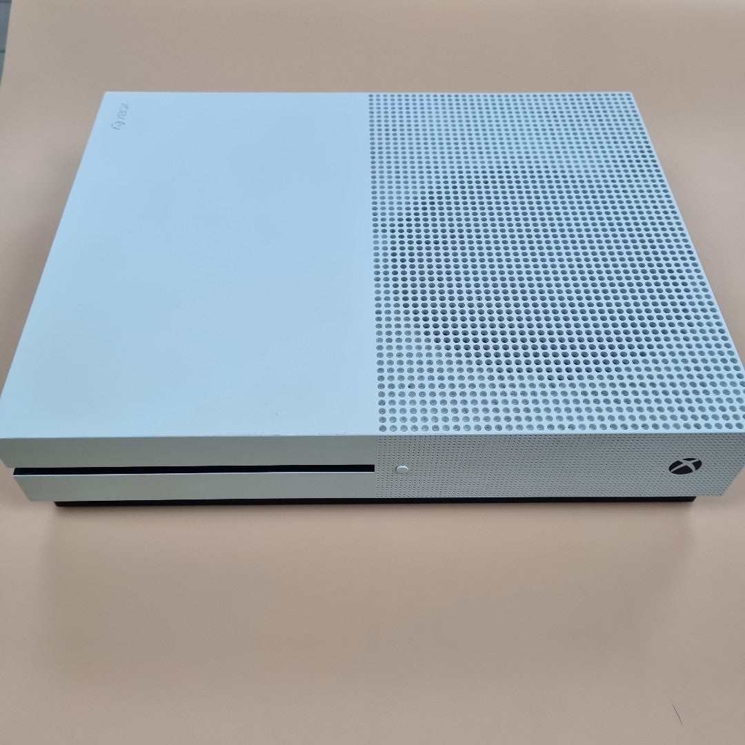 CONSOLA DE VIDEOJUEGO MICROSOFT XBOX ONE S 500 GB  (SEMINUEVO)