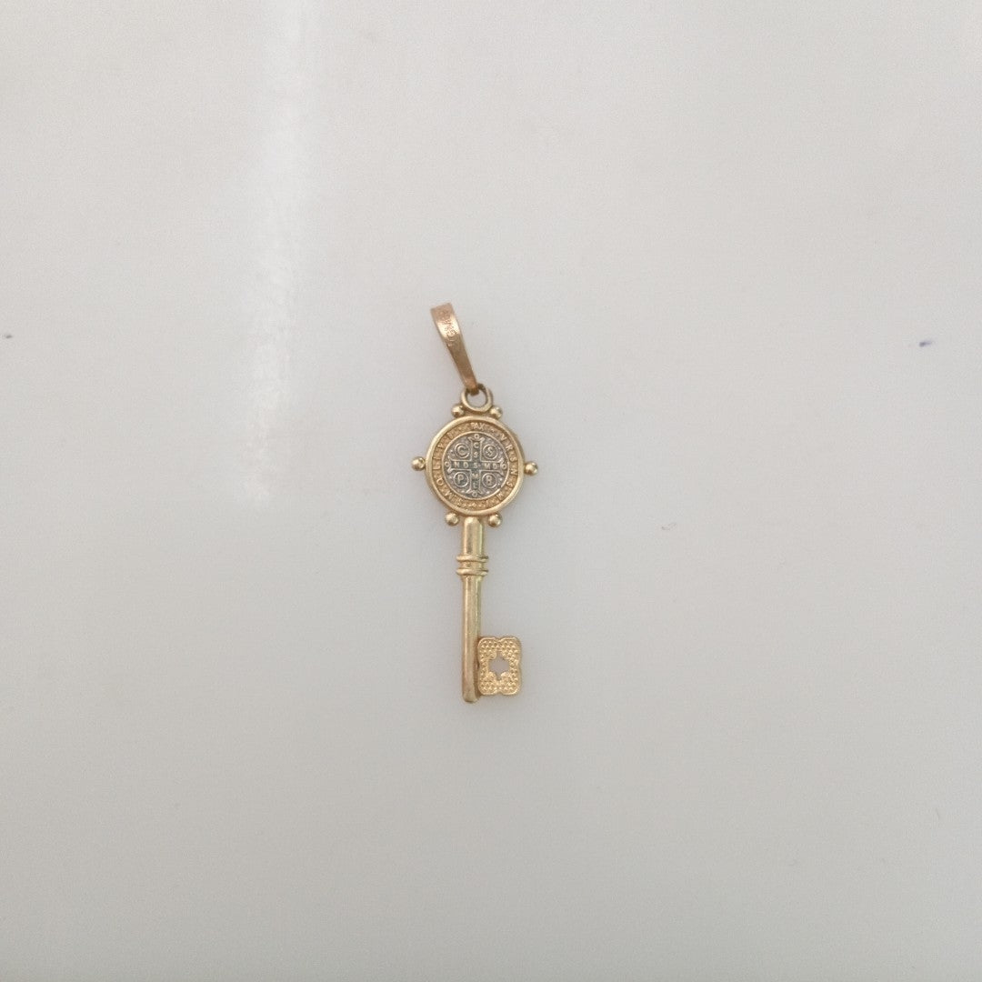 DIJE. ORO. 10 K 0.6 GRMS (SEMINUEVO)