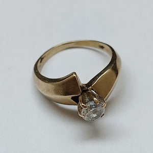 SOLITARIO. ORO. 10 K 3.3 GRMS (SEMINUEVO)