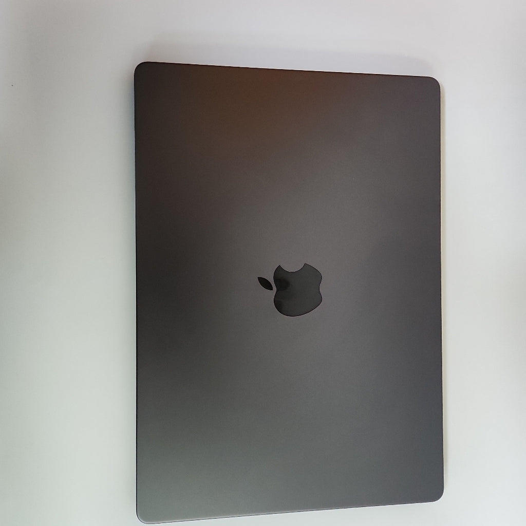 LAPTOP APPLE MACBOOK PRO 14" A2992 (CPU 11/GPU 14) (2023) 512 GB SSD 18 GB RAM (SEMINUEVO)