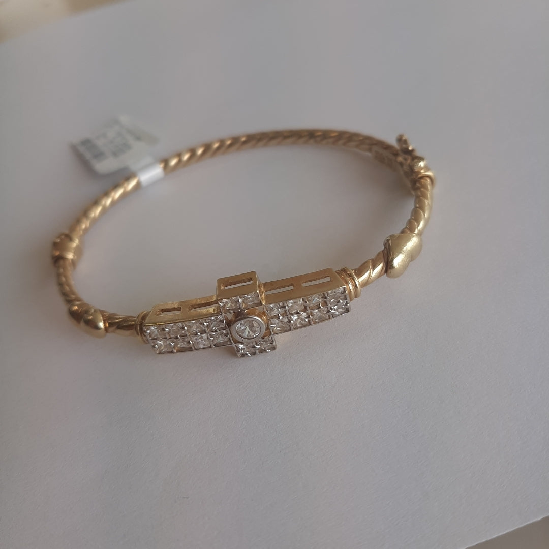 K1 9,90 GRMS 10 K ESPECIFICACIONES COMPLEMENTARIAS PULSERA RIGIDA CON CIRCONIAS (SEMINUEVO)