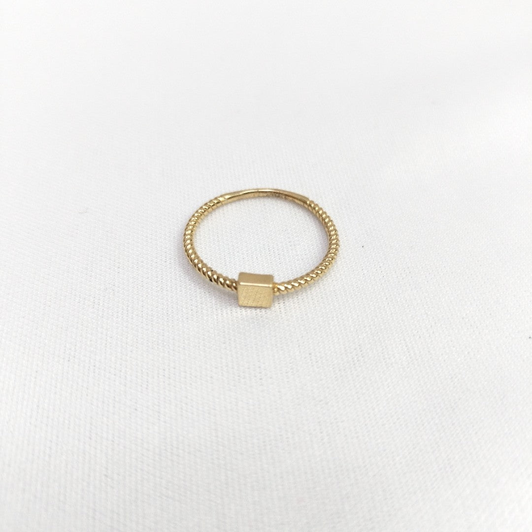 10029AND00070B2144 FRD11 ANILLO TORCIDO CON CUADRADO ORO 14K 1.3GRS (NUEVO)