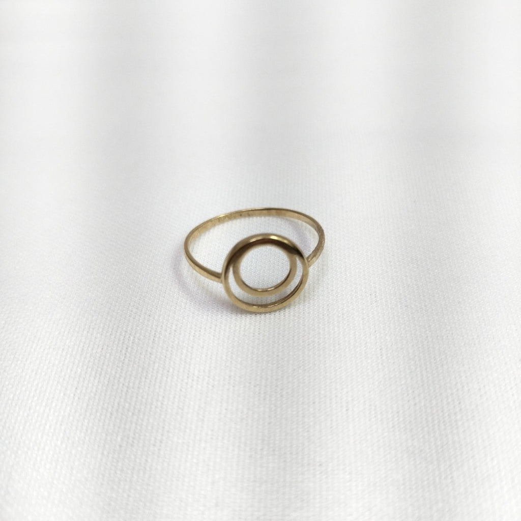 10346AND00070A3918 FRD19 ANILLO DOBLE CIRCULO ORO 10K 1GRS (NUEVO)