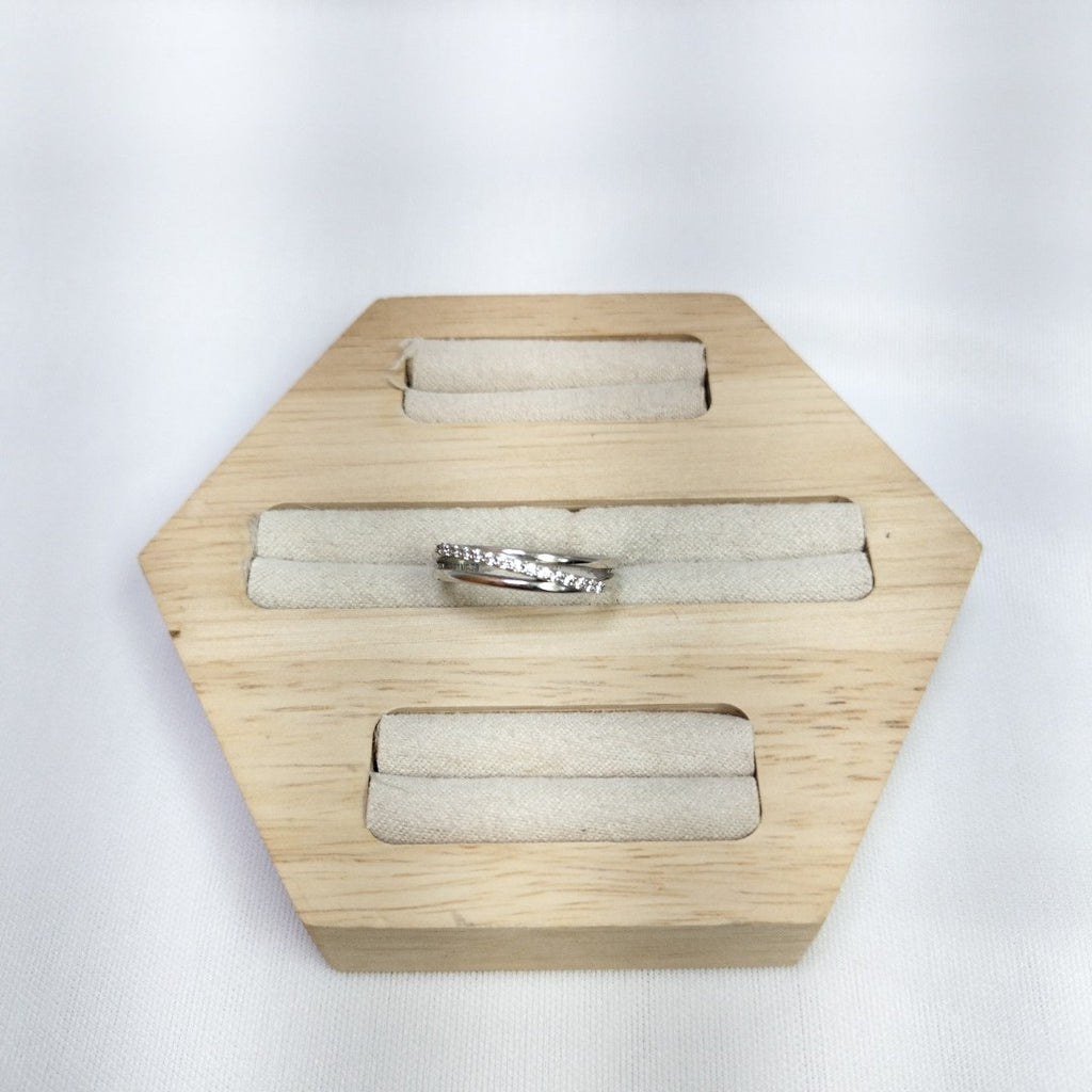 10431AND00080B3405 FRD16 ANILLO 3 HILOS CRUZADO CON CIRCONIAS O/B ORO 14K 2.5GRS (NUEVO)