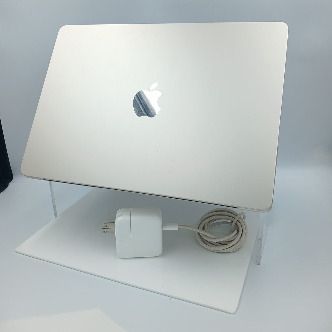 LAPTOP APPLE MACBOOK AIR 13" 2022 3.49 A2681 (8 CPU/8 GPU) 256 GB SSD 8 GB RAM (SEMINUEVO)