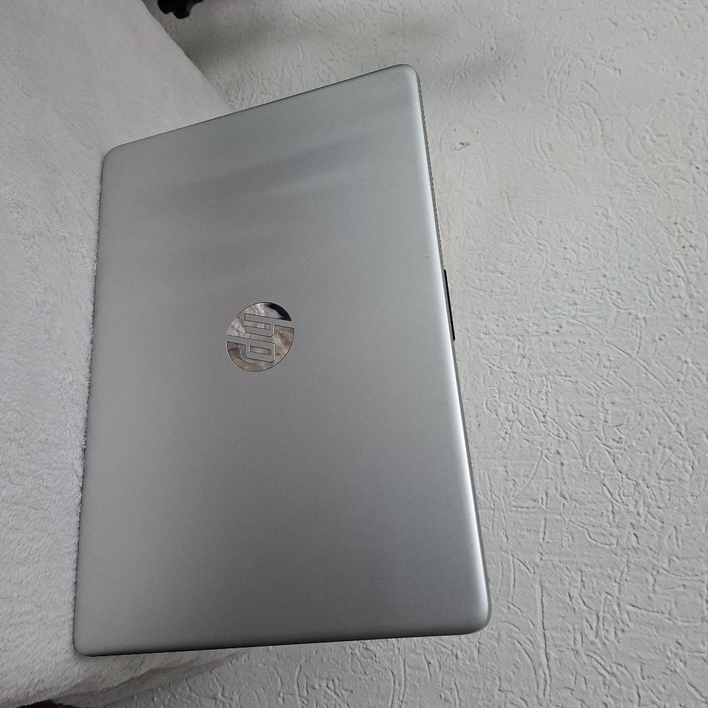 LAPTOP HP 14-DQ0527LA (2023) 256 GB SSD 8 GB RAM (SEMINUEVO)