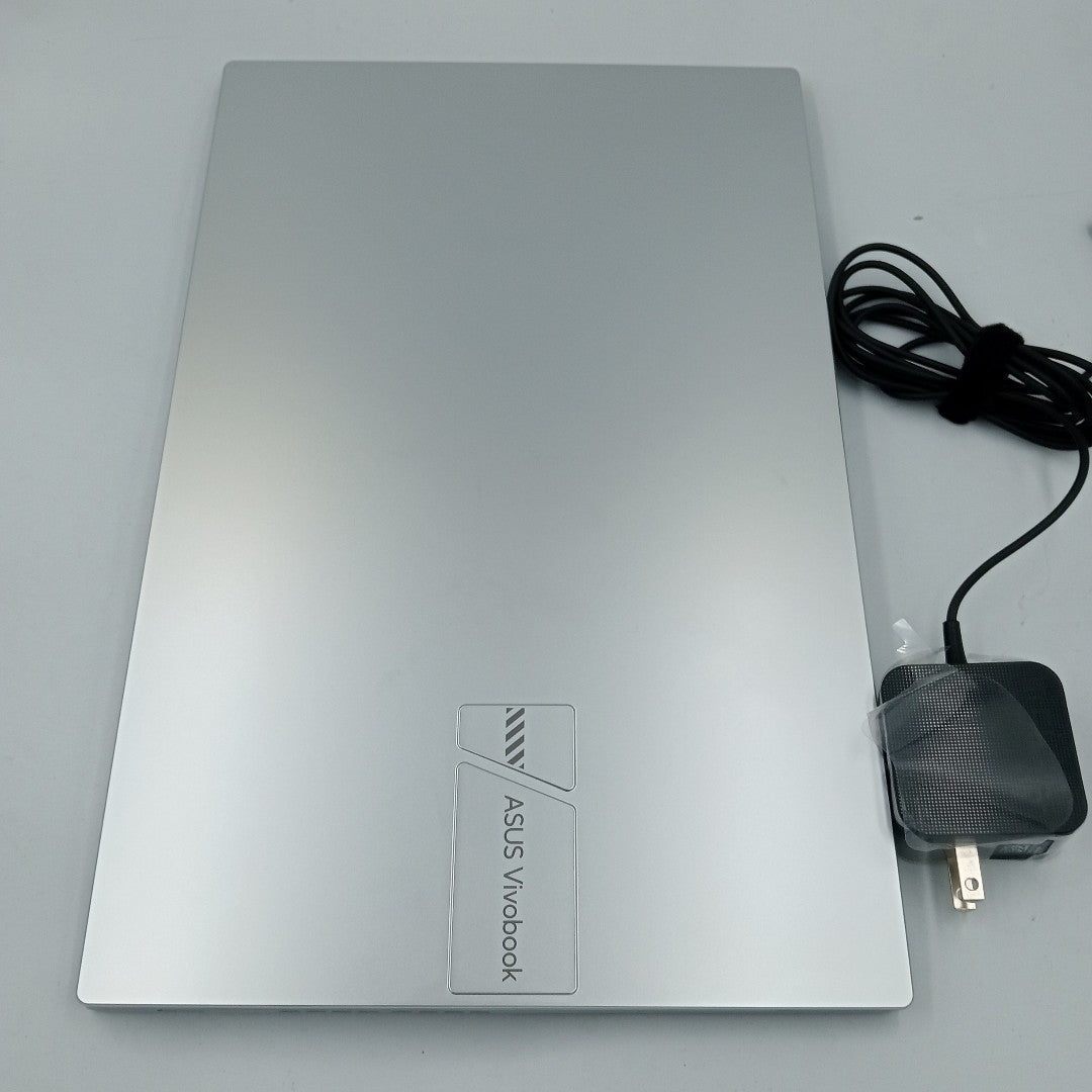 LAPTOP ASUS VIVOBOOK 15 D1502YA-NJ584W (2025) 512 GB SSD 16 GB RAM (SEMINUEVO)