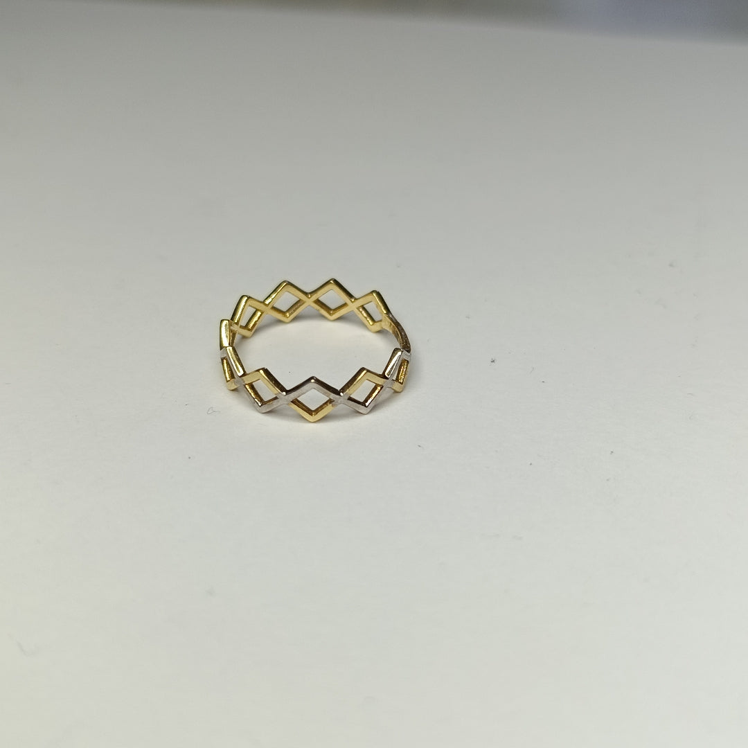 10275AND00075B2908 FRD12 ANILLO DE CUADROS DOS OROS ORO 14K 1.8GRS (NUEVO)