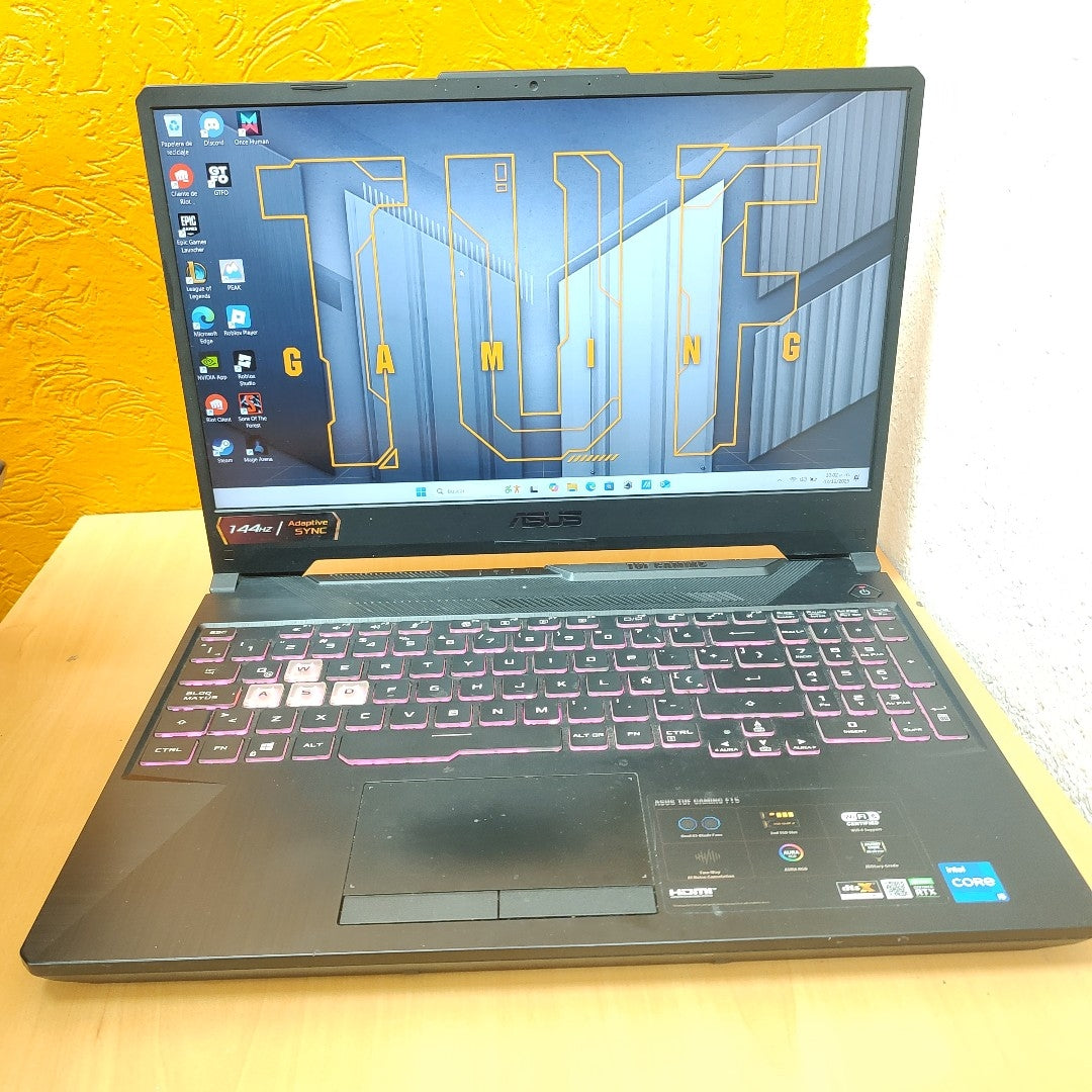 LAPTOP ASUS TUF GAMING F15 FX506HCB-HN1138W (2022) 512 GB SSD 8 GB RAM (SEMINUEVO)