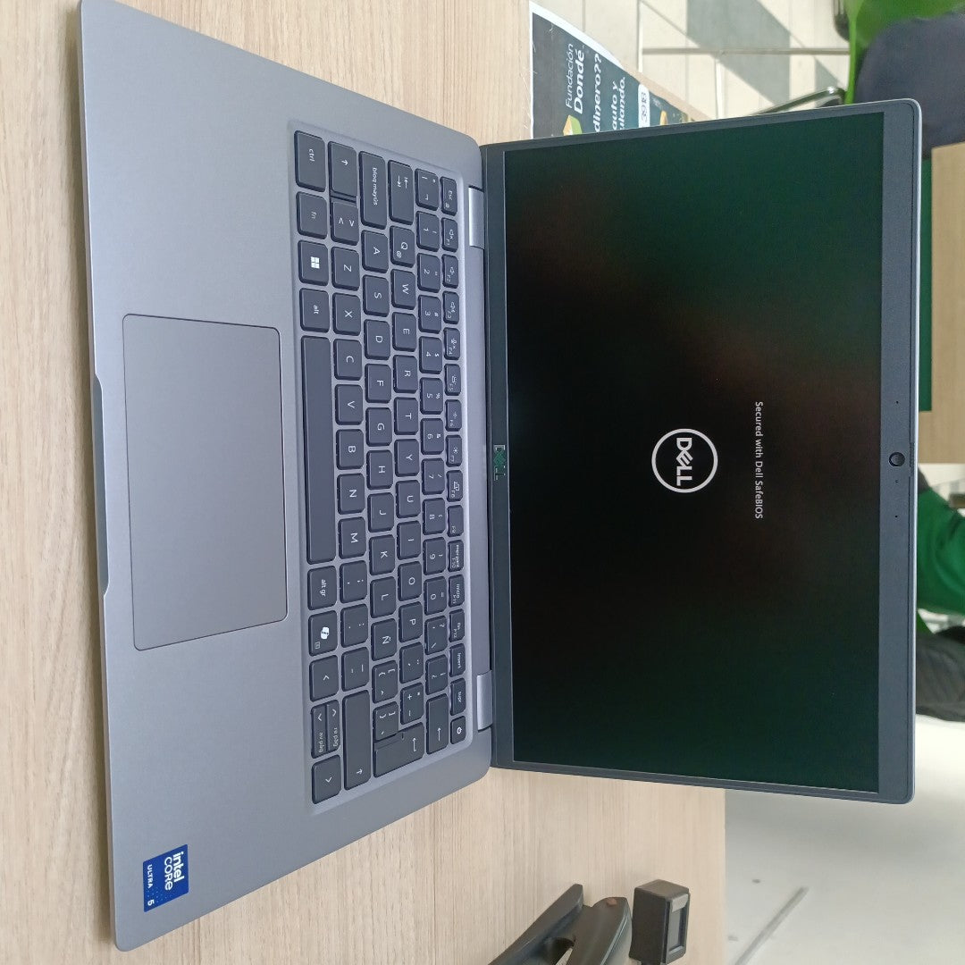 LAPTOP DELL LATITUDE 5450 (2024) 512 GB SSD 16 GB RAM (SEMINUEVO)