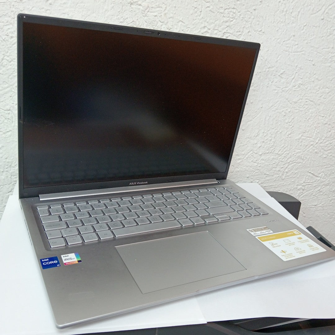 LAPTOP ASUS VIVOBOOK 16 X1605VA-MB1037W (2024) 512 GB SSD 16 GB RAM (SEMINUEVO)