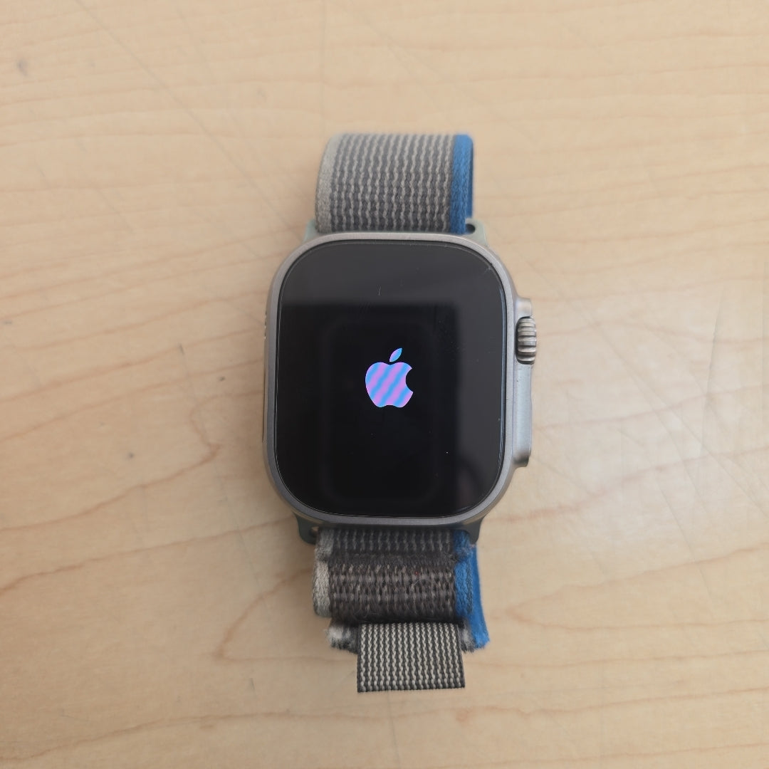 SMARTWATCH APPLE ULTRA TITANIO A2622 49 MM GPS + CELULAR (SEMINUEVO)