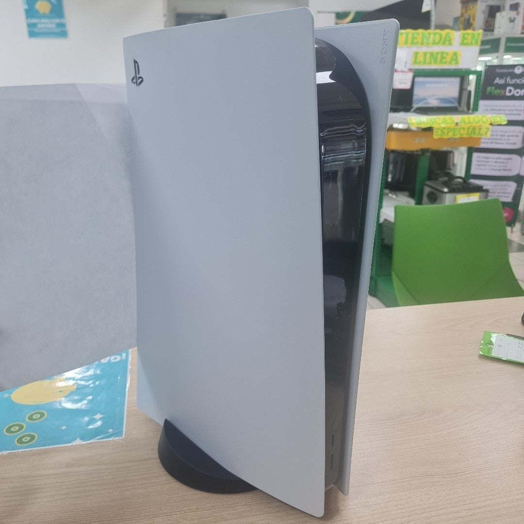 CONSOLA DE VIDEOJUEGO SONY PS5 825 SSD (SEMINUEVO)