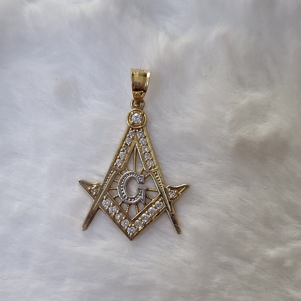 K1 1,80 GRMS 10 K ESPECIFICACIONES COMPLEMENTARIAS DIJE CON CIRCONIAS (SEMINUEVO)