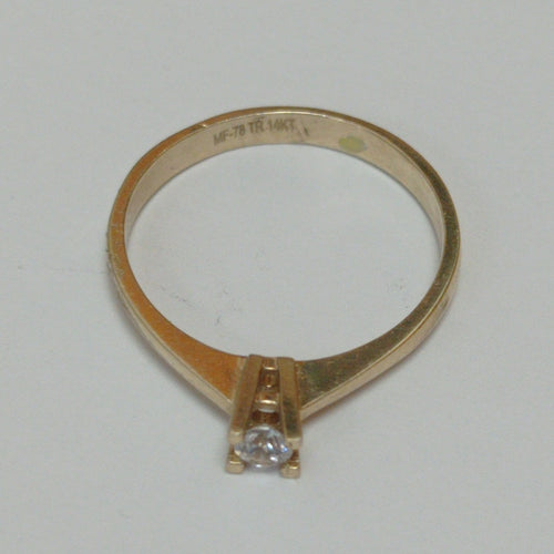 10024ANC00070B872 FRD6 SOLITARIO DELGADO CON CIRCONIA REDONDA CON BASE TIPAO A ORO 14K 2GRS (NUEVO)