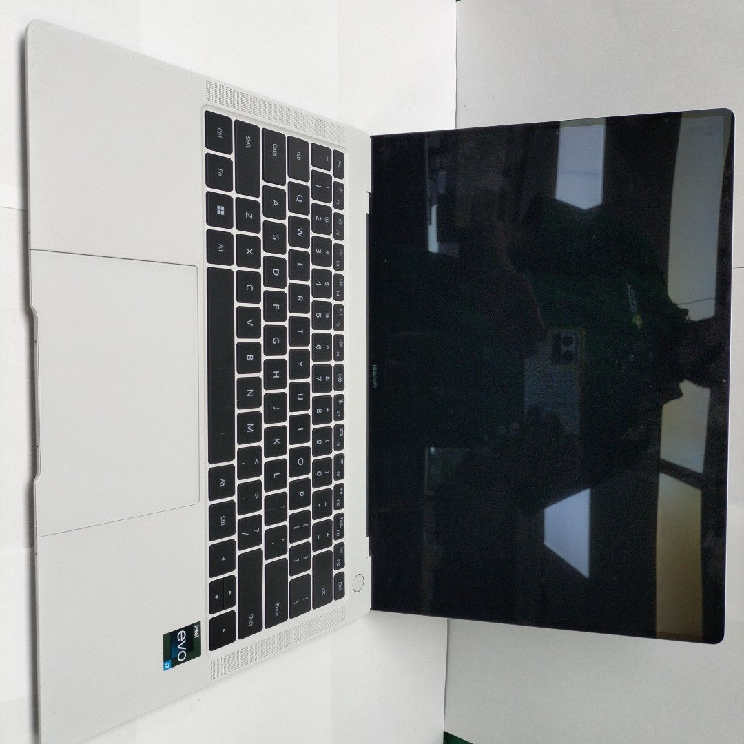 LAPTOP HUAWEI MATEBOOK X PRO MRGFG-X (2023) 1 TB SSD 16 GB RAM (SEMINUEVO)