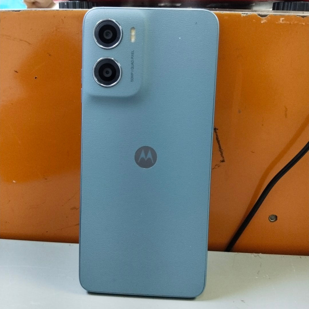 CELULAR MOTOROLA MOTO G05 XT2523-2 (2025) 64 GB 4 GB RAM (SEMINUEVO)
