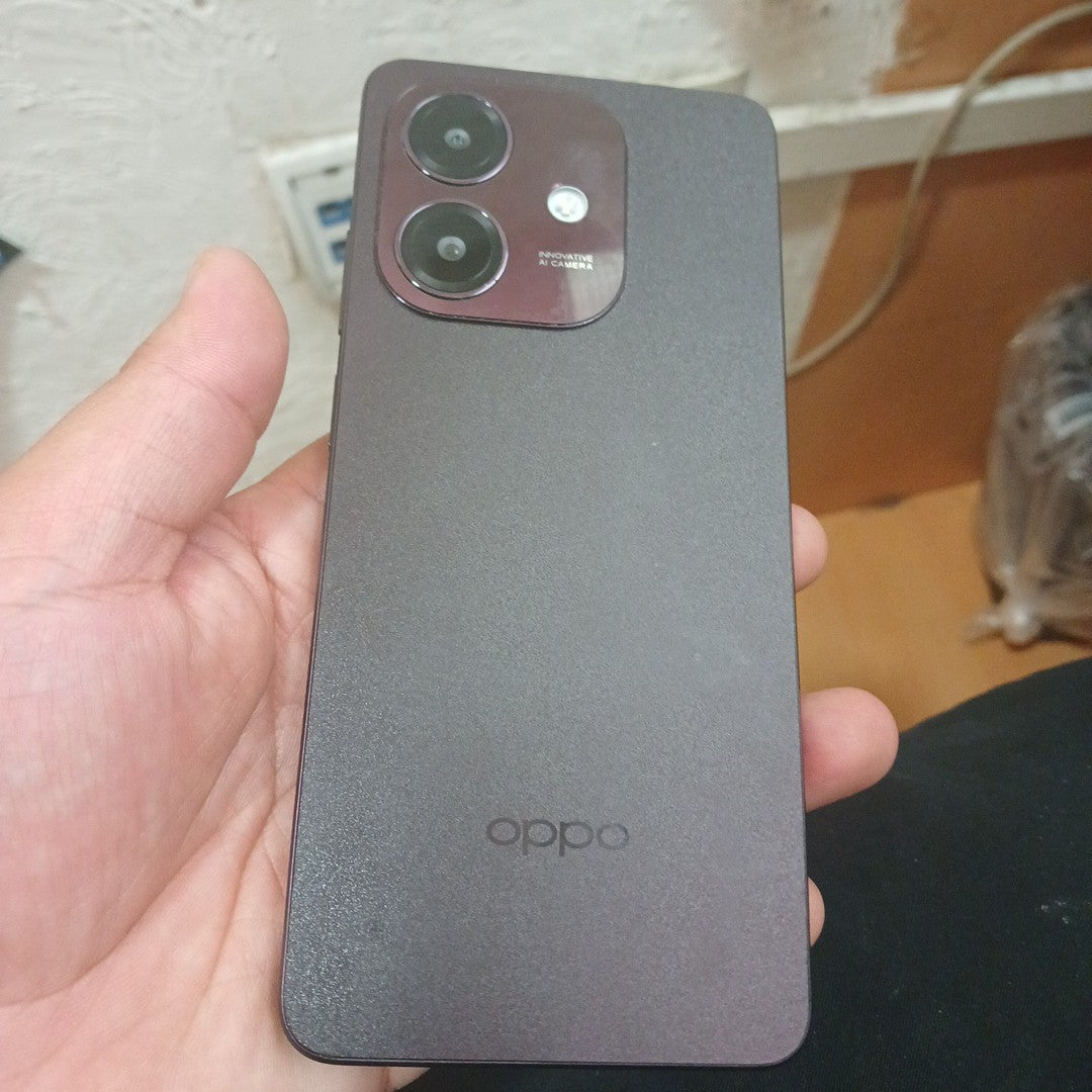 CELULAR OPPO  A40 CPH2669 (2024) 256 GB 4 GB RAM (SEMINUEVO)
