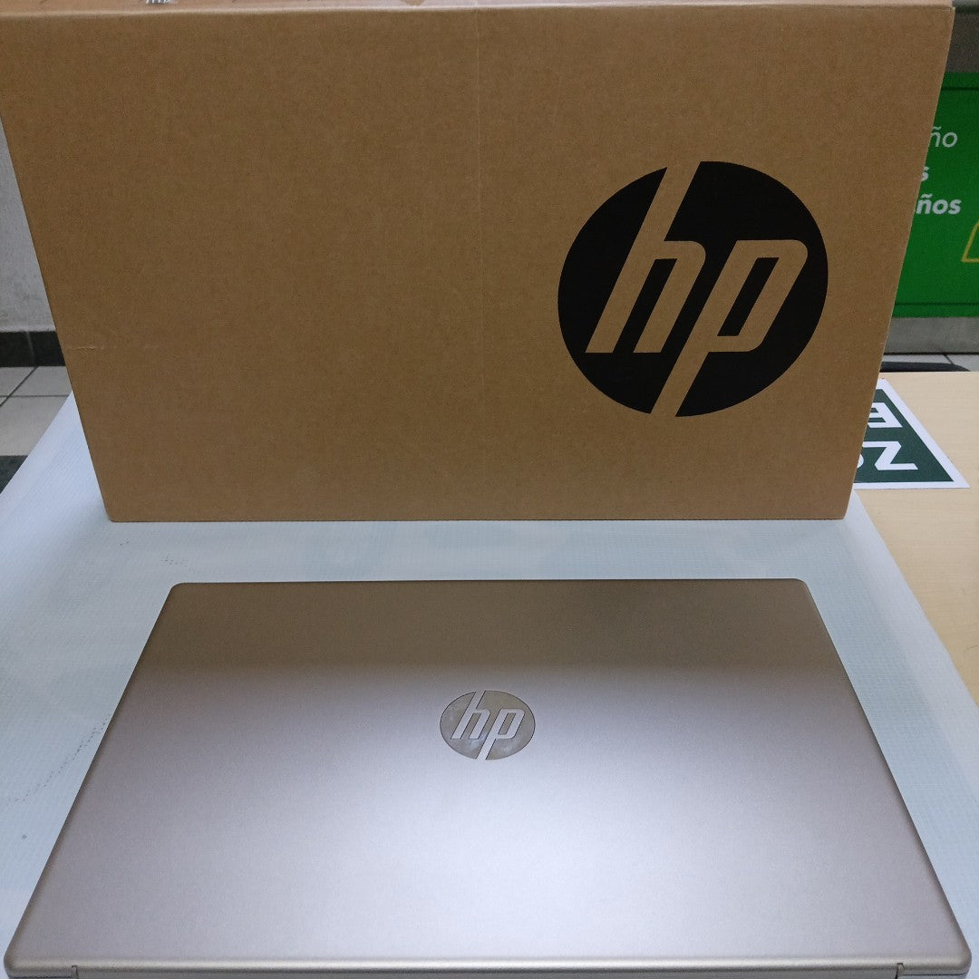 LAPTOP HP 15-FD281LA (2025) 512 GB SSD 16 GB RAM (SEMINUEVO)