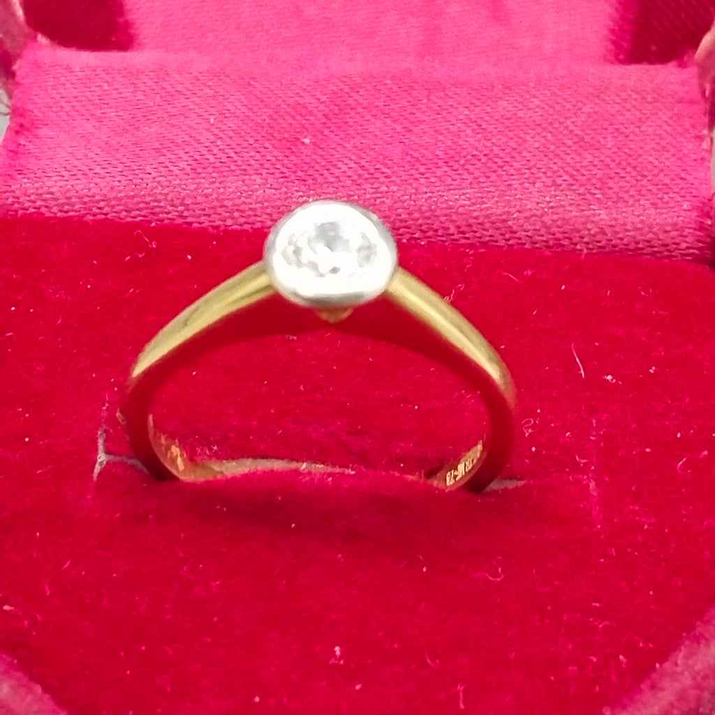 10023ANC00055B1341 FRD12 SOLITARIO CON BASE REDONDA BICELADA ORO 14K 2.5GRS (NUEVO)