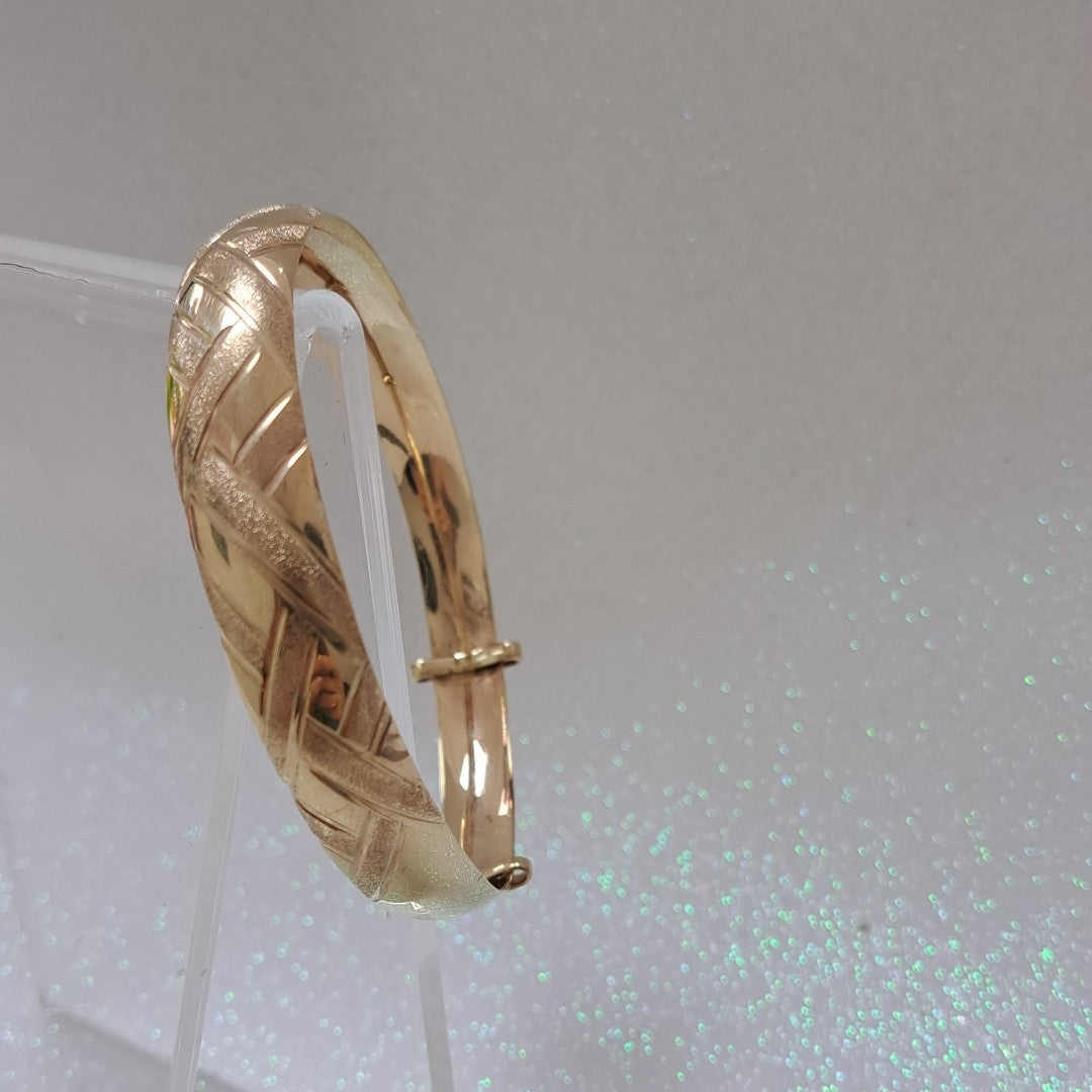 PULSERA RIGIDA. ORO. 10 K 10.5 GRMS (SEMINUEVO)