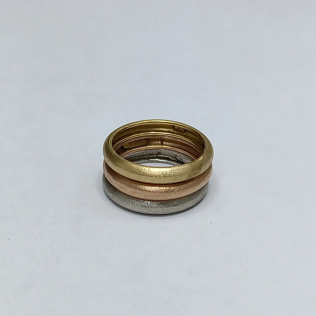 K1 4,30 GRMS 14 K ESPECIFICACIONES COMPLEMENTARIAS ALIANZA DE TRES ARGOLLAR DE O (SEMINUEVO)