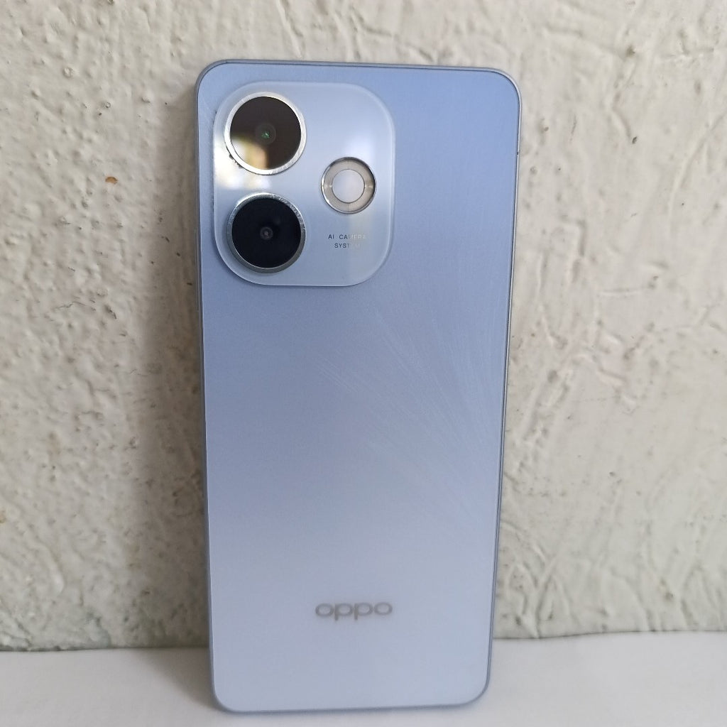 CELULAR OPPO  A5 PRO CPH2711 (2025) 256 GB 8 GB RAM (SEMINUEVO)
