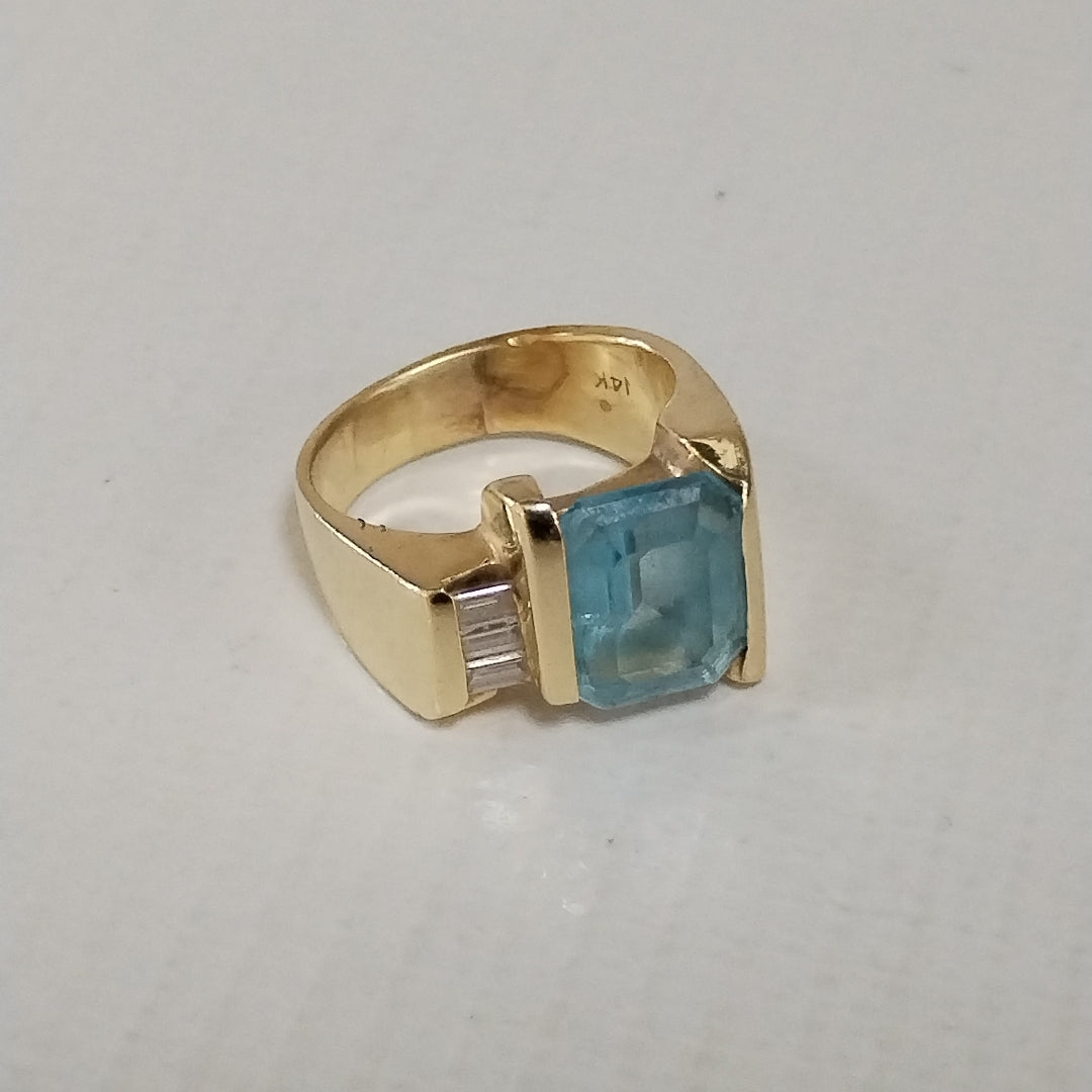 K1 13,40 GRMS 14 K ESPECIFICACIONES COMPLEMENTARIAS ANILLO CON PIEDRA AZUL Y DI (SEMINUEVO)