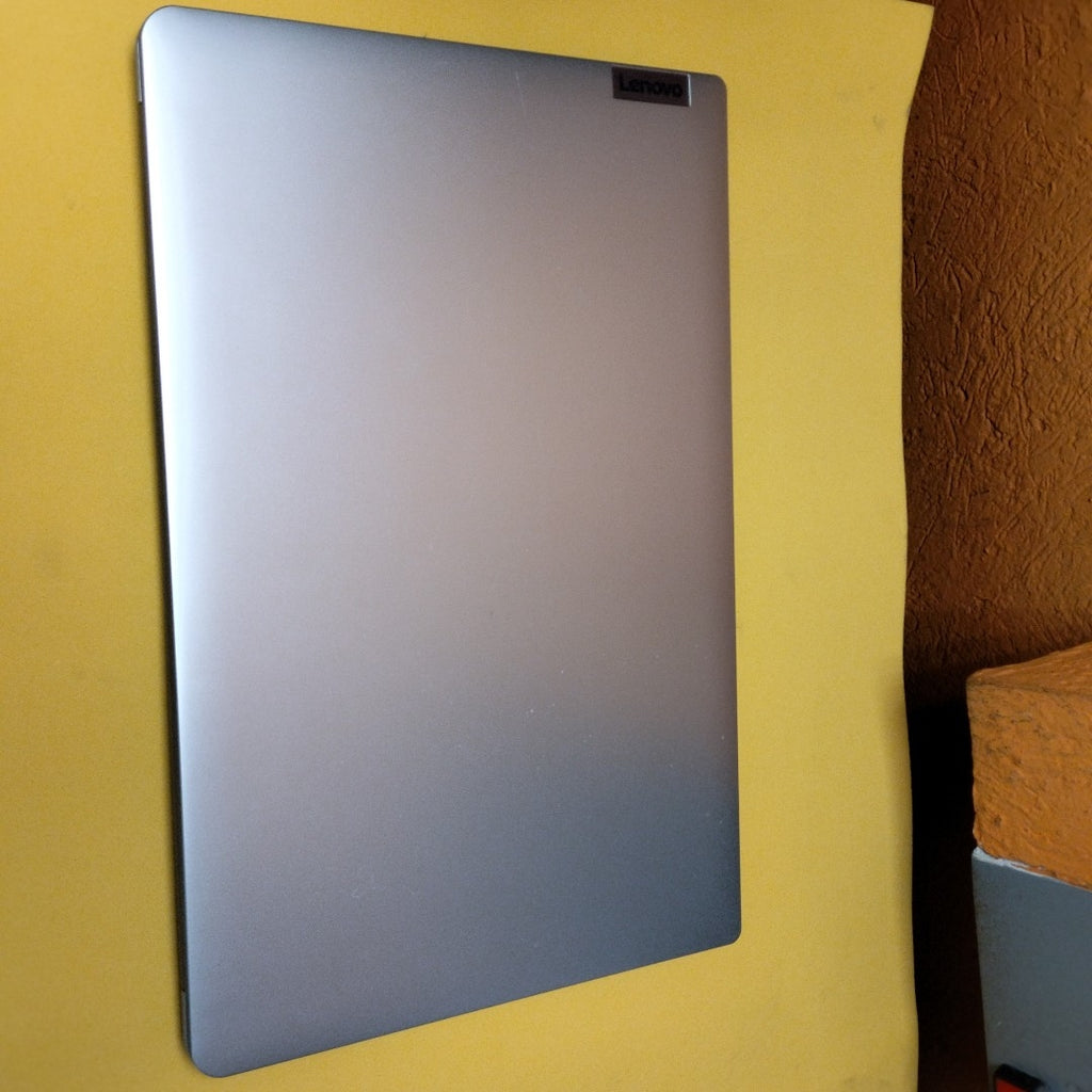 LAPTOP LENOVO IDEAPAD 1 15AMN7 (2024) 256 GB SSD 8 GB RAM (SEMINUEVO)