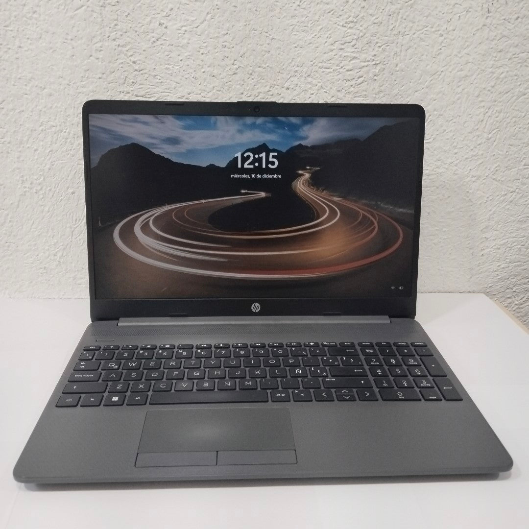 LAPTOP HP 255 G8 (2023) 256 GB SSD 8 GB RAM (SEMINUEVO)