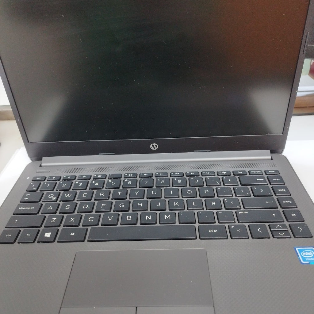 LAPTOP HP 240 G8 (2022) 500 GB  4 GB RAM (SEMINUEVO)