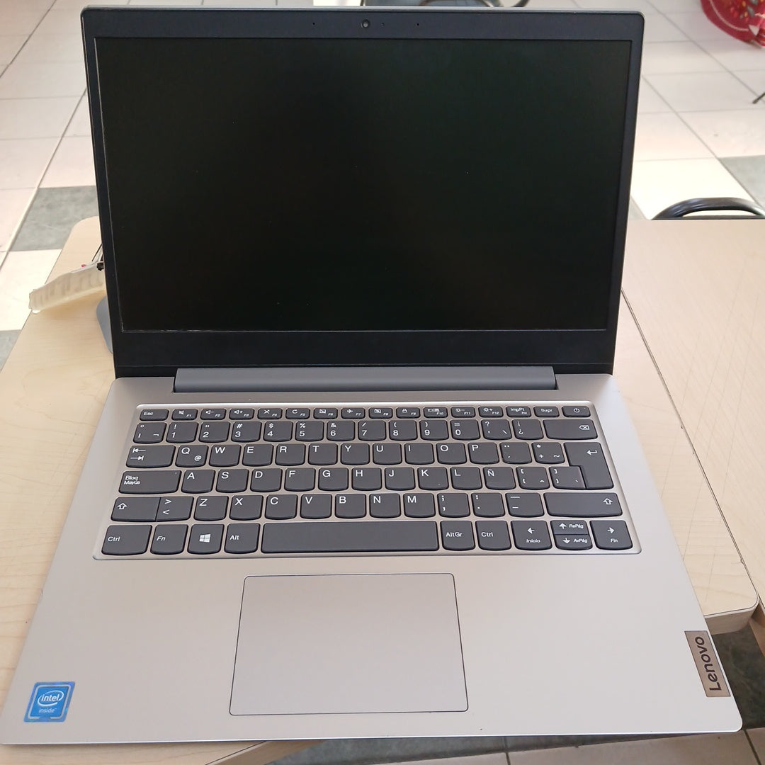 LAPTOP LENOVO IDEAPAD 1 14IGL05 (2022) 64 GB SSD 4 GB RAM (SEMINUEVO)