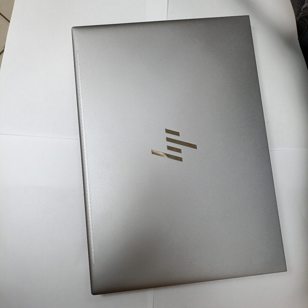 LAPTOP HP ZBOOK FIREFLY 14 G11 (2024) 512 GB SSD 16 GB RAM (SEMINUEVO)