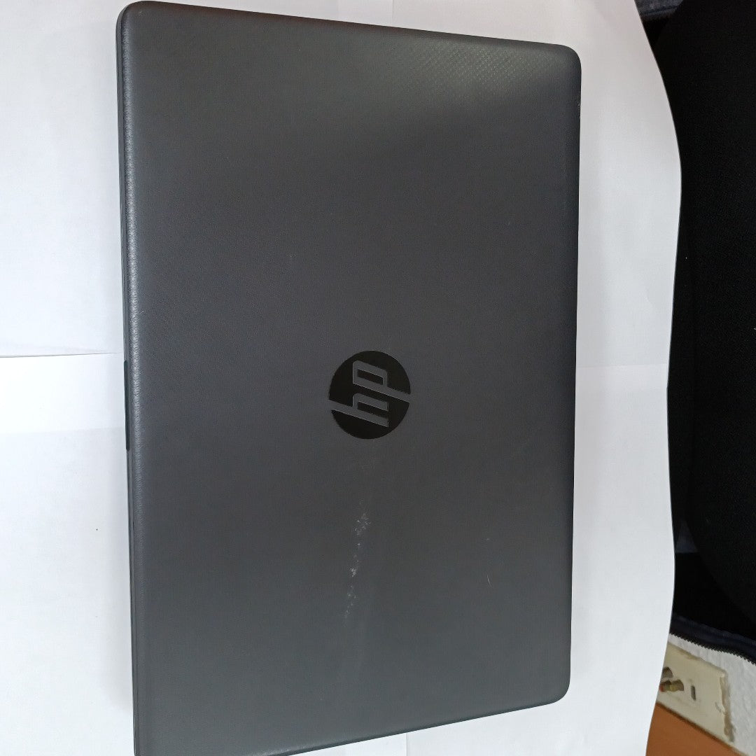 LAPTOP HP 15-DW1056LA (2022) 256 GB SSD 8 GB RAM (SEMINUEVO)