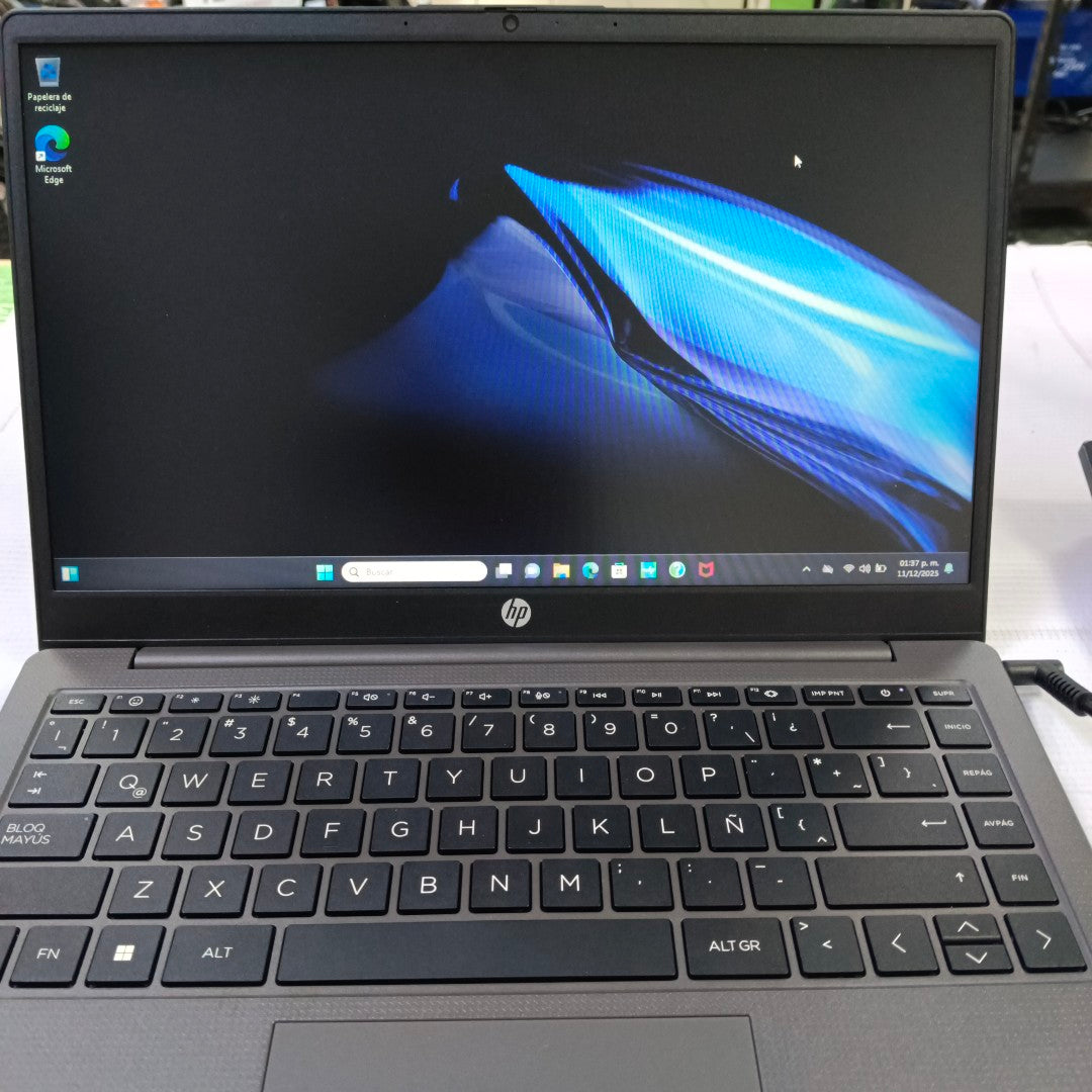 LAPTOP HP 240 G10 (2025) 512 GB SSD 8 GB RAM (SEMINUEVO)