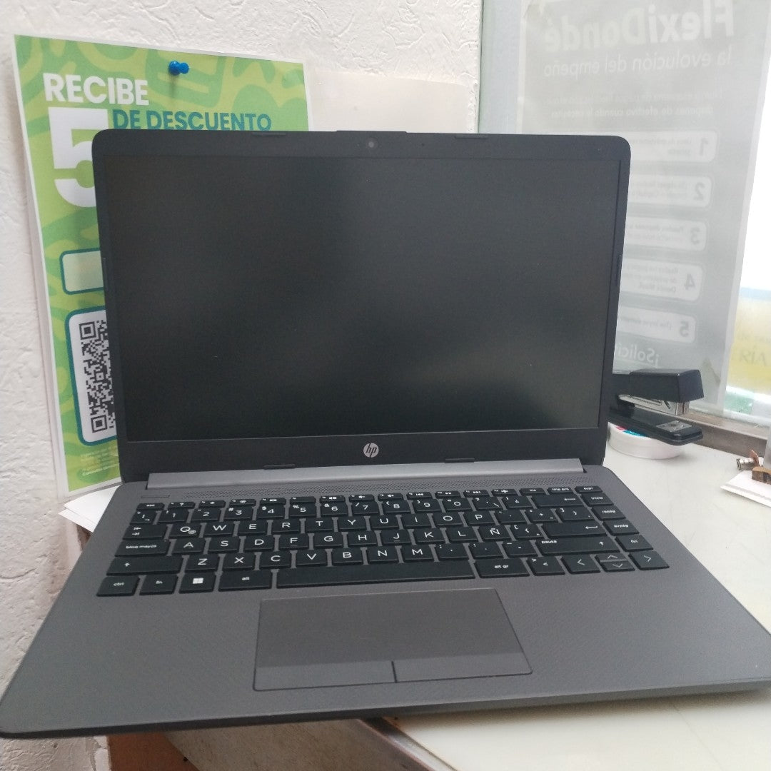 LAPTOP HP 245 G9 (2023) 512 GB SSD 16 GB RAM (SEMINUEVO)