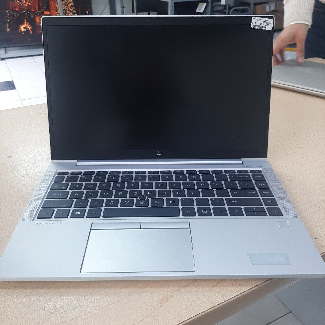 LAPTOP HP ELITEBOOK 845 G8 (2022) 256 GB SSD 16 GB RAM (SEMINUEVO)