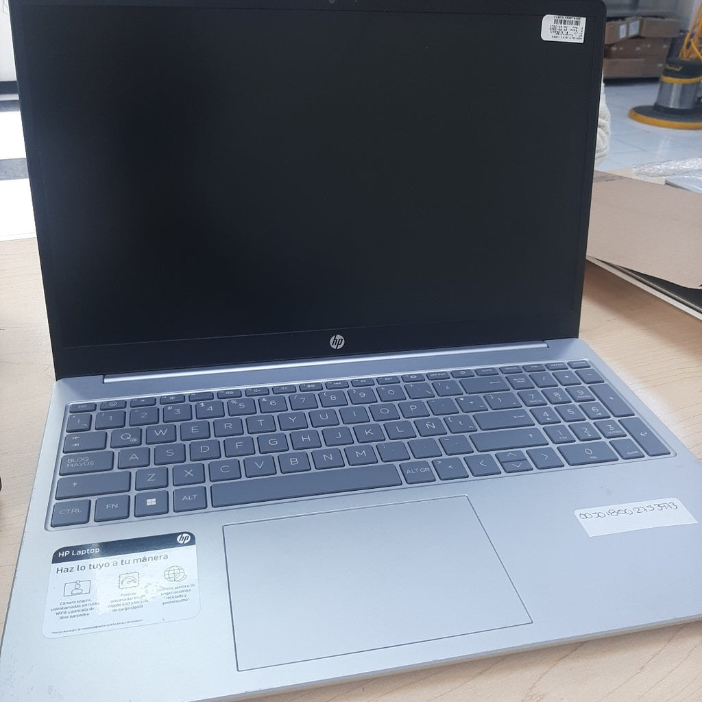 LAPTOP HP 15-FD0037LA  (2024) 512 GB SSD 8 GB RAM (SEMINUEVO)